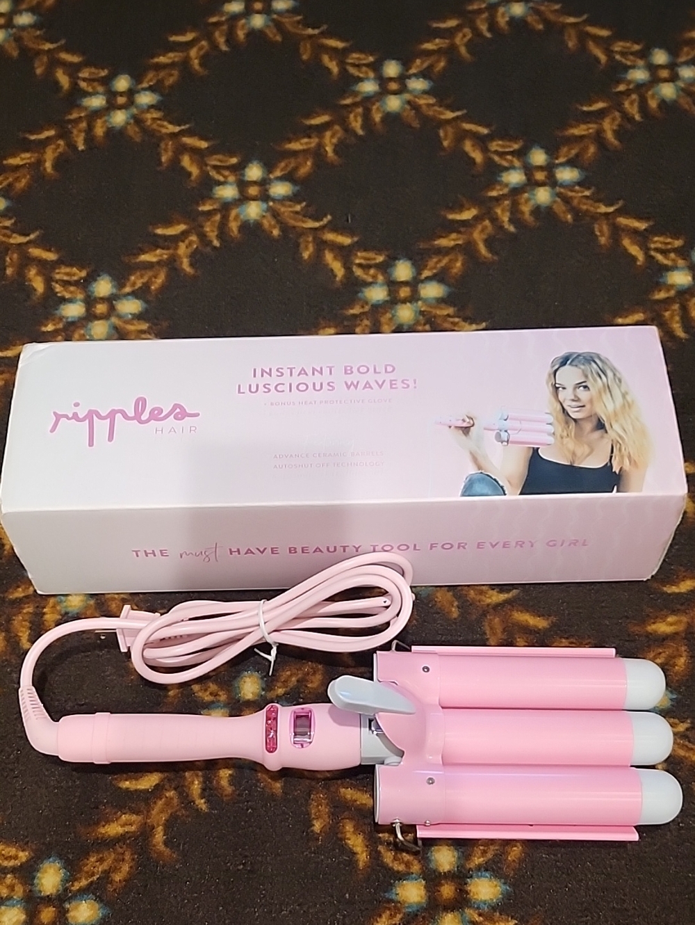 Ripples Hair 3-Barrel Waver in Pink